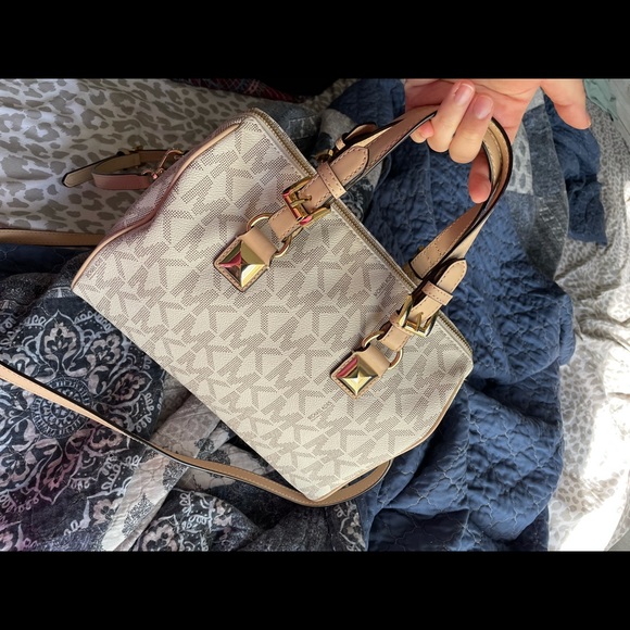 Michael Kors Grayson crossbody Satchel - Picture 6 of 14